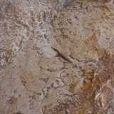 Il sito si trova nel parco dell�Alta Murgia, in localit� Cavone. � qui, in un piccolo riparo profondo 60 centimetri inserito in una parete rocciosa, che si trova il �masso archeologico�: una pietra levigata situata sul pavimento segnata da numerose incisioni